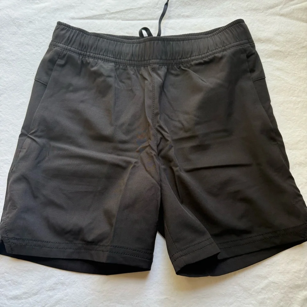 NWOT Old Navy Boys Woven Black Shorts Drawstring size S (6/7) - Picture 1 of 6